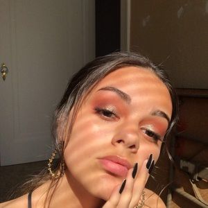 Meet your Posher, Annalysa